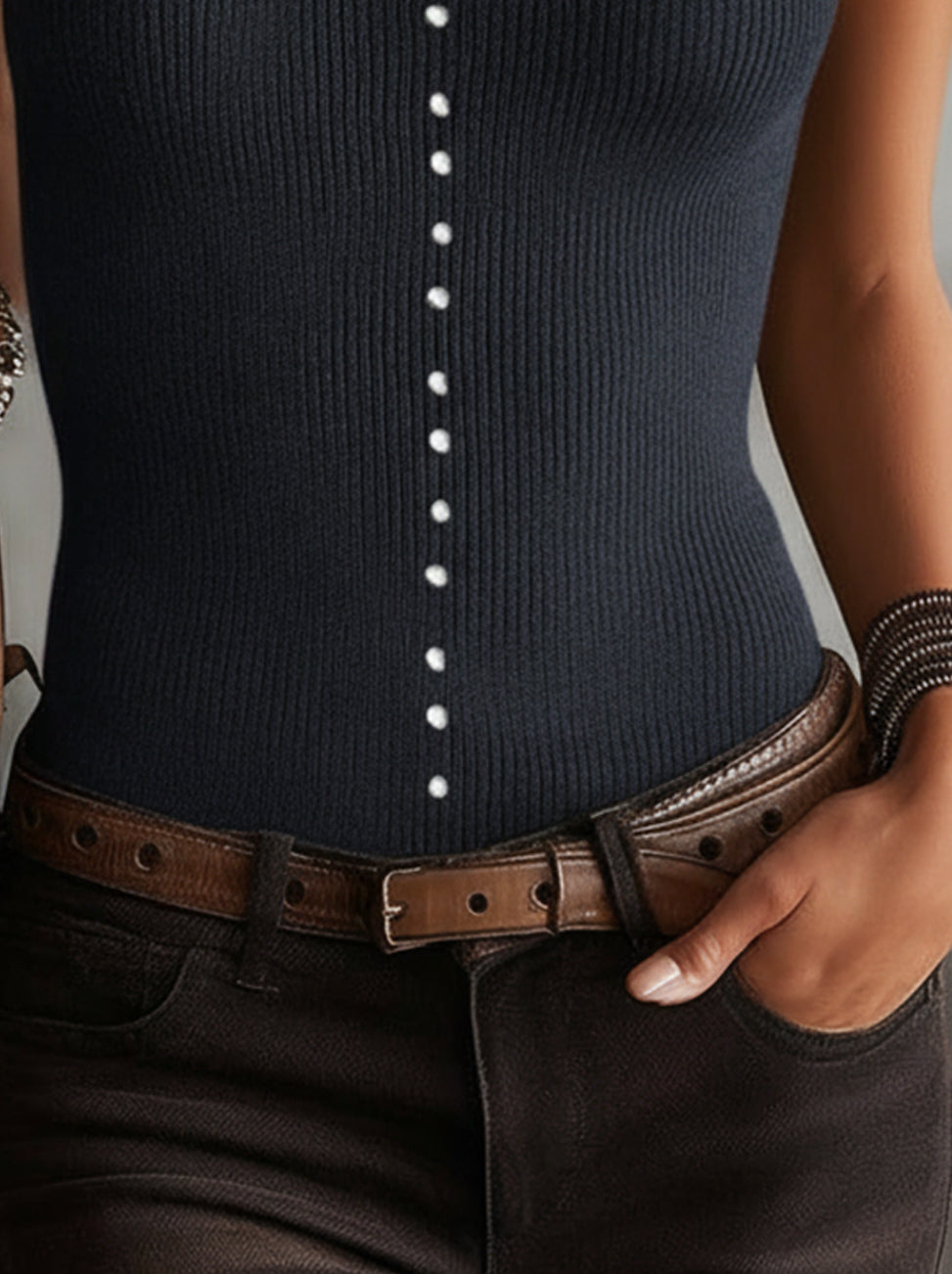 Camisole sans manches en tricot côtelé gris à boutons de perles