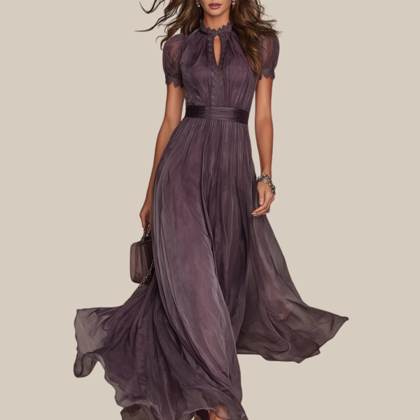 Olivia | Robe longue mauve à encolure trou de serrure, mousseline et bordure en dentelle